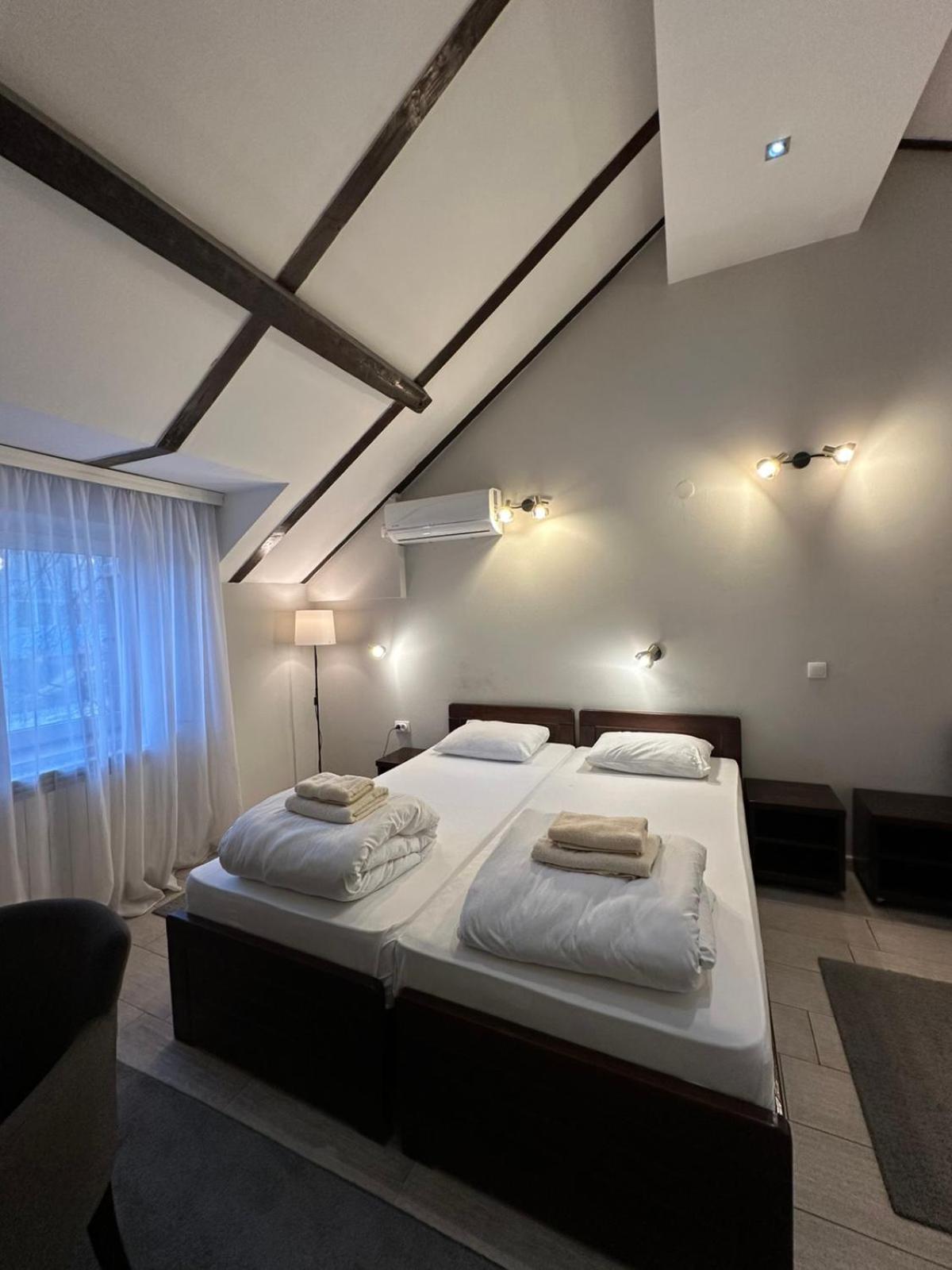 Apartments & Accommodation Stojic Novi Sad Chambre photo