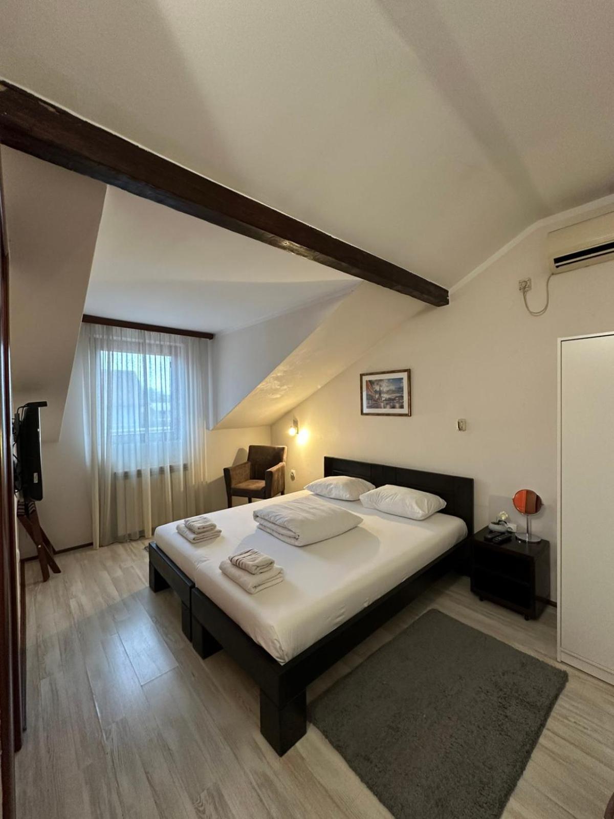 Apartments & Accommodation Stojic Novi Sad Chambre photo