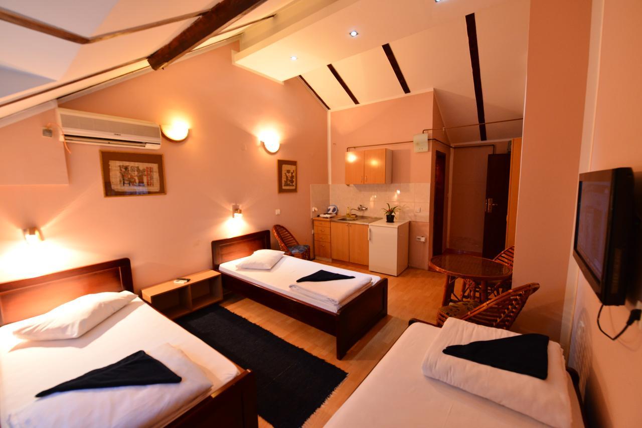 Apartments & Accommodation Stojic Novi Sad Extérieur photo